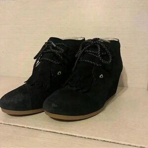 Black Suede Toms Wedges Sherpa Lined Size 7.5